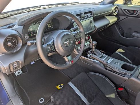 Used 2025 Toyota GR86 Premium RWD image 9