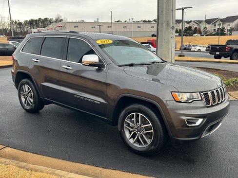 Used 2021 Jeep Grand Cherokee Limited w/ Sun & Sound Group image 8