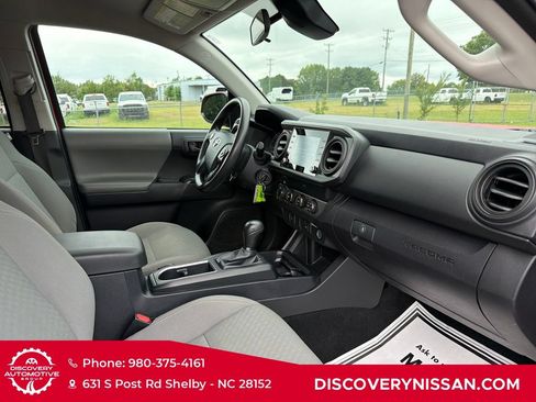 Used 2020 Toyota Tacoma SR AWD/4WD image 36