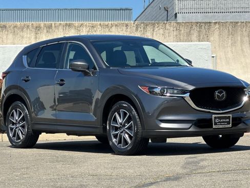 Used 2018 MAZDA CX-5 Touring w/ Preferred Equipment Package FWD image 5