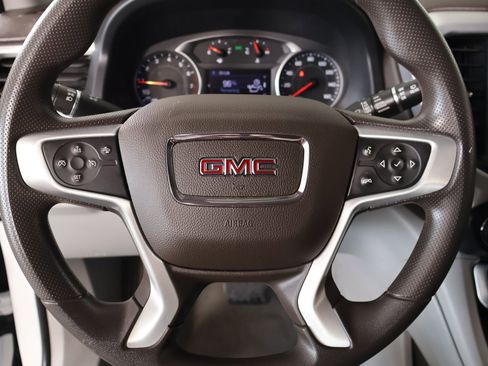 Used 2022 GMC Acadia SLE FWD image 3