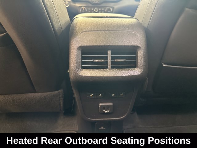 Used 2024 GMC Terrain Denali w/ Denali Premium Package AWD/4WD image 27