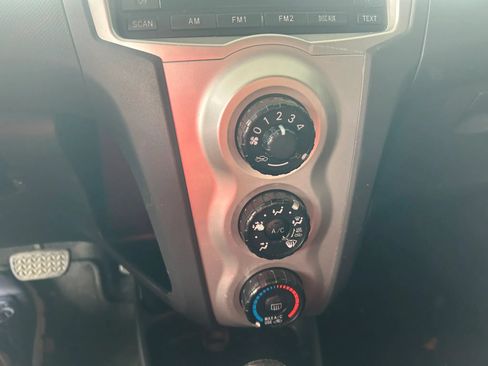 Used 2008 Toyota Yaris S FWD image 15