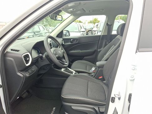 New 2026 Hyundai Venue SEL image 9