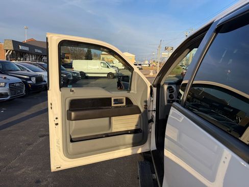 Used 2011 Ford F150 Platinum image 40