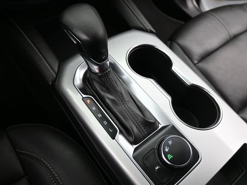 Used 2024 Chevrolet Blazer LT w/ Midnight/Sport Edition FWD image 18