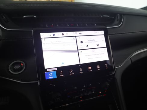 New 2025 Jeep Grand Cherokee L Limited image 13