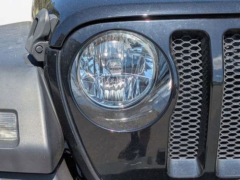 Used 2022 Jeep Wrangler Unlimited Sport AWD/4WD image 10