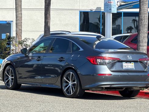Used 2024 Honda Civic Touring image 3