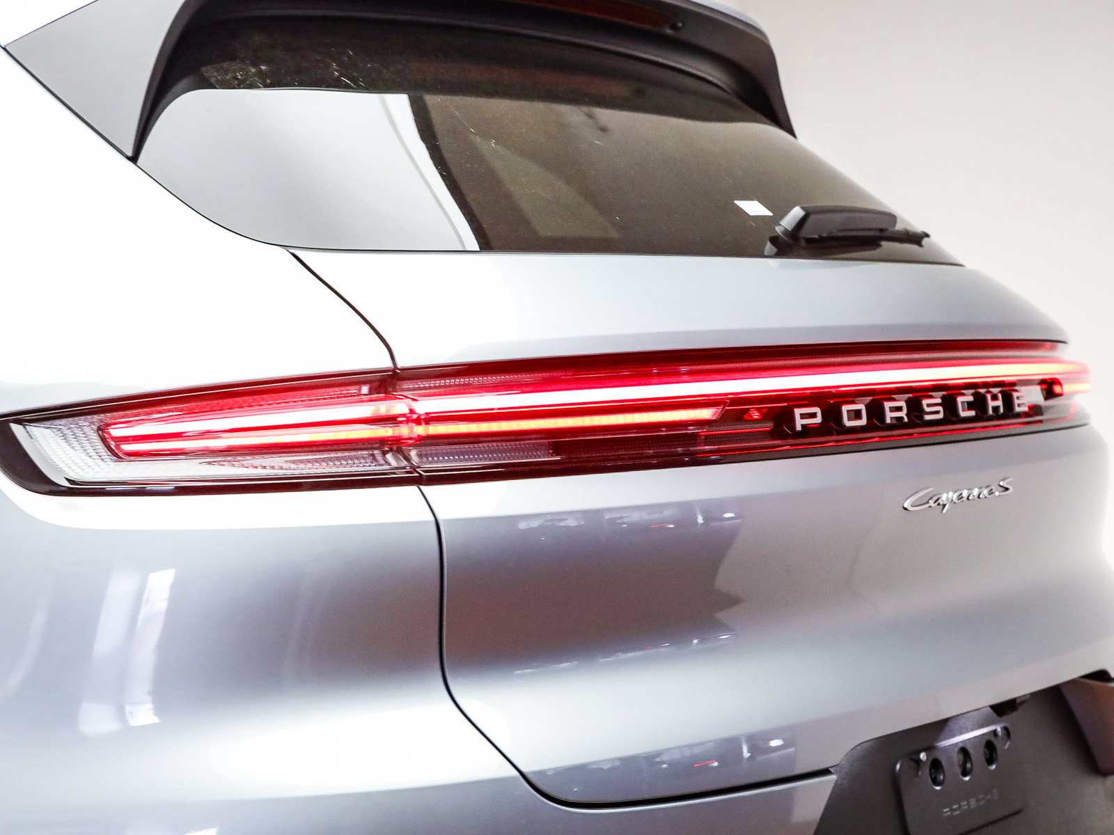 Certified 2025 Porsche Cayenne S AWD/4WD image 44