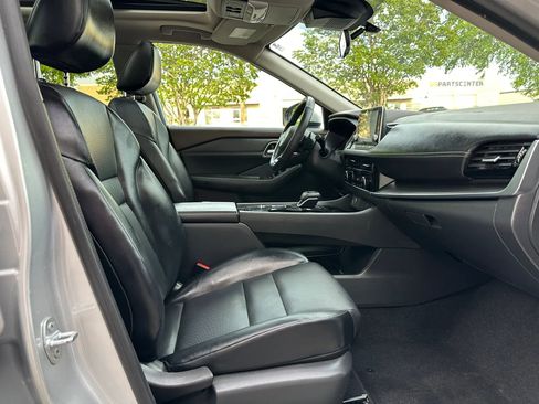 Used 2021 Nissan Rogue SV w/ Premium Package image 22