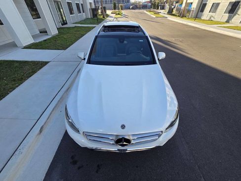 Used 2018 Mercedes-Benz GLC 300 w/ Premium Package image 3