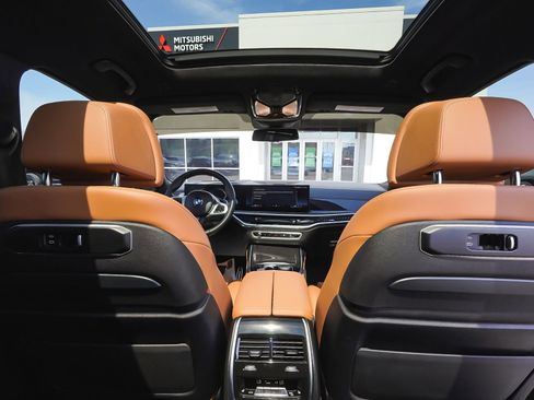 Used 2024 BMW X7 xDrive40i w/ M Sport Package AWD/4WD image 36