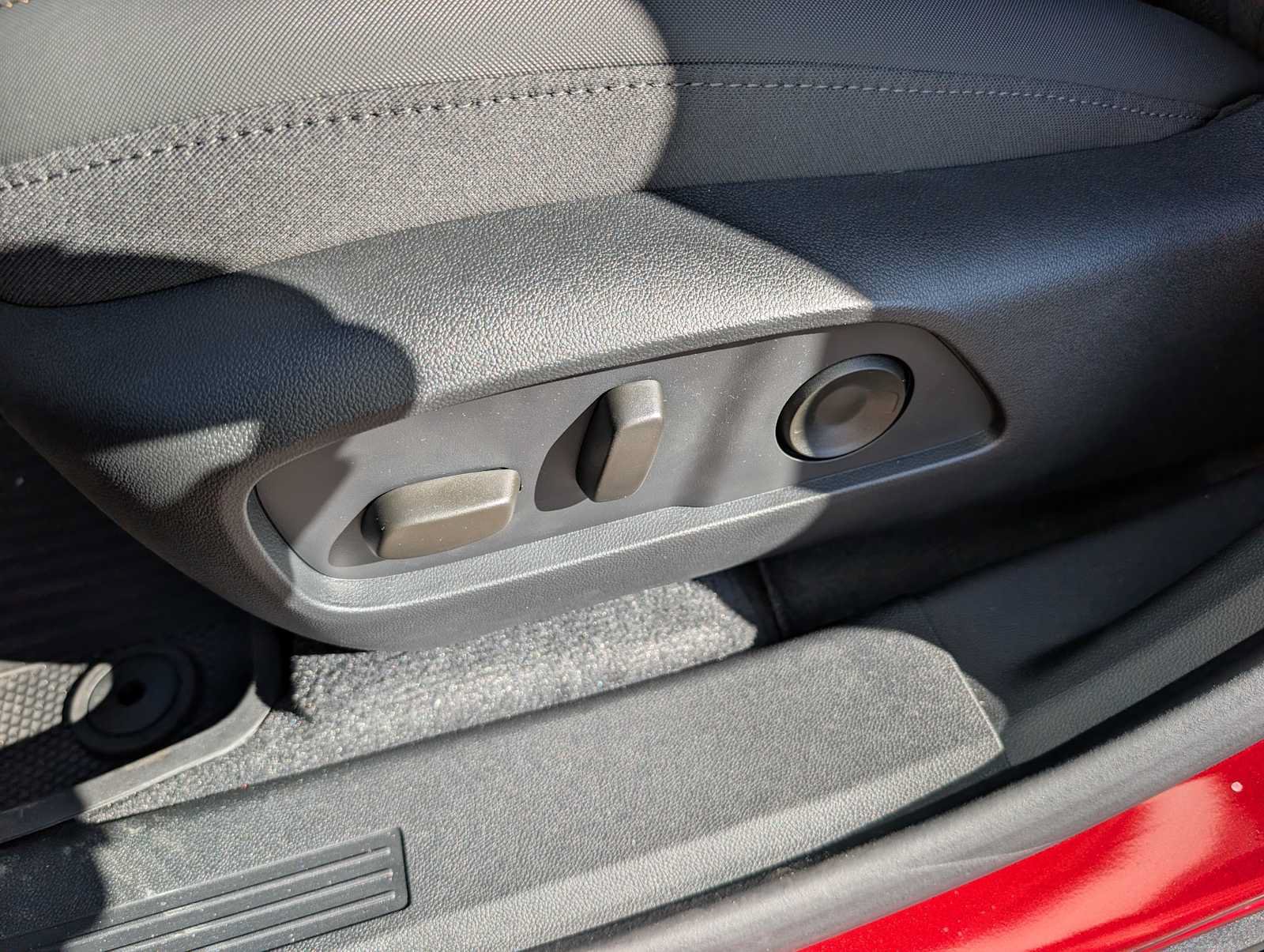 New 2027 GMC Terrain AT4 w/ LPO, Floor Liner Package AWD/4WD image 30