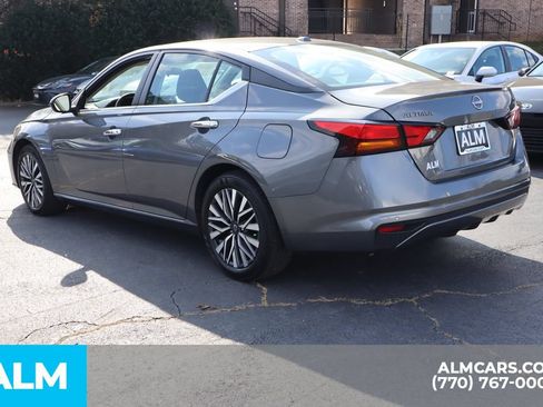 Used 2024 Nissan Altima 2.5 SV FWD image 9