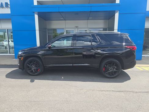 Certified 2024 Chevrolet Traverse Premier w/ Redline Edition FWD image 2