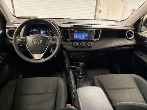 Used 2017 Toyota RAV4 LE FWD image 27