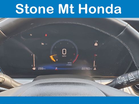 Used 2025 Chevrolet Trax LT w/ LT Convenience Package FWD image 24