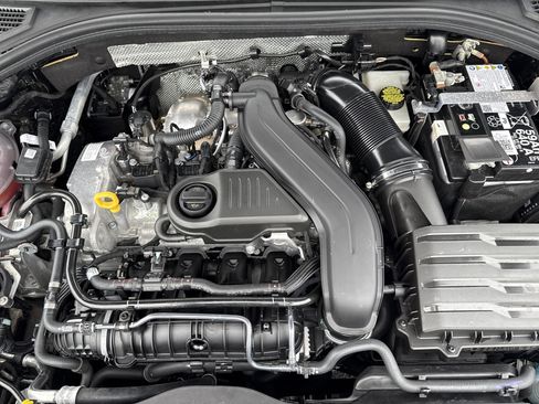 Used 2025 Volkswagen Jetta Sport image 32