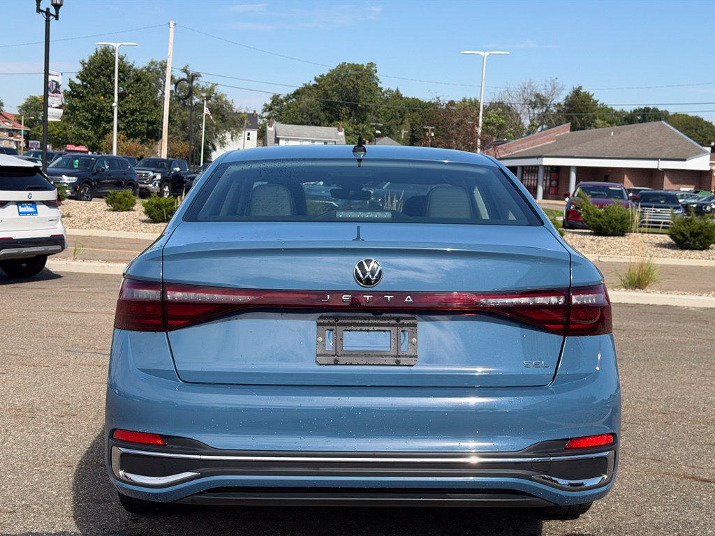 Used 2025 Volkswagen Jetta SEL FWD image 4