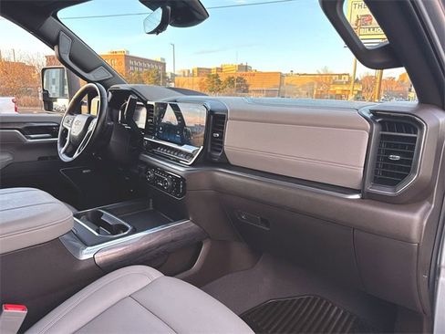 Used 2025 Chevrolet Silverado 2500 LTZ w/ LTZ Premium Package image 29