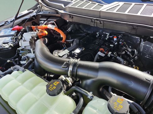 New 2025 Ford F150 Lariat w/ Equipment Group 502A High image 26