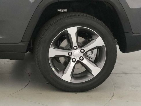 New 2025 Jeep Grand Cherokee Limited image 30