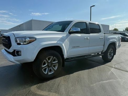 Used 2017 Toyota Tacoma Limited w/ Tow Package AWD/4WD image 1