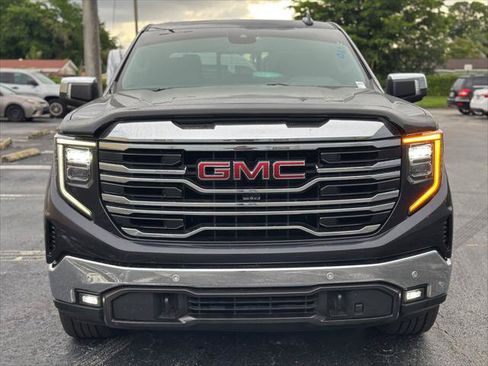 Used 2022 GMC Sierra 1500 SLT w/ SLT Premium Plus Package AWD/4WD image 2
