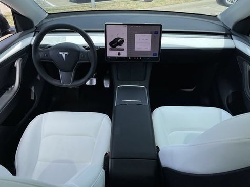 Used 2023 Tesla Model Y Long Range AWD/4WD image 10