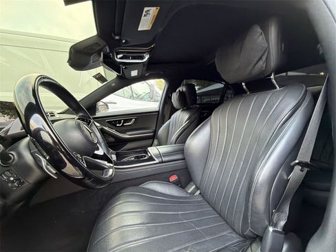 Used 2022 Mercedes-Benz S 580 4MATIC Sedan w/ AMG Line Package image 8