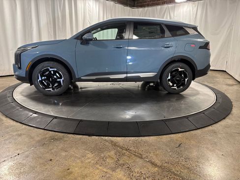 New 2026 Kia Sportage EX image 3