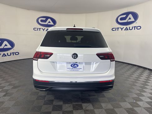 Used 2024 Volkswagen Tiguan SE FWD image 4