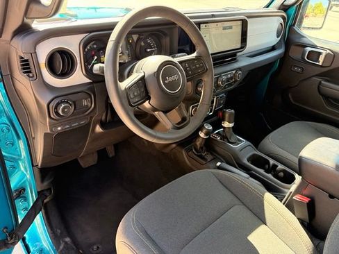 Used 2024 Jeep Wrangler Unlimited AWD/4WD image 13
