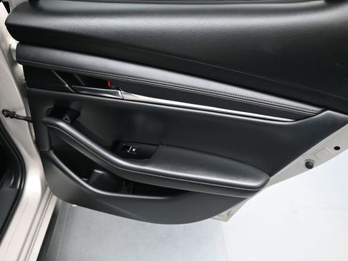 Used 2024 MAZDA MAZDA3 Hatchback w/Premium Plus Pkg image 23