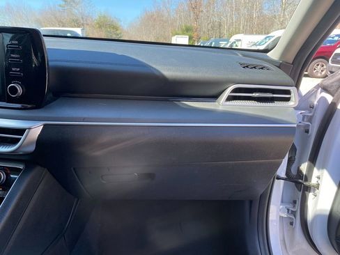 Used 2023 Kia K5 LXS image 28