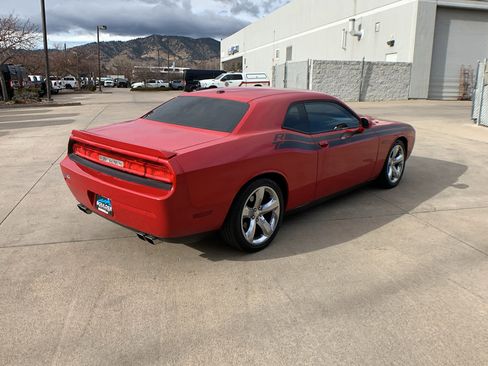 Used 2013 Dodge Challenger R/T image 5