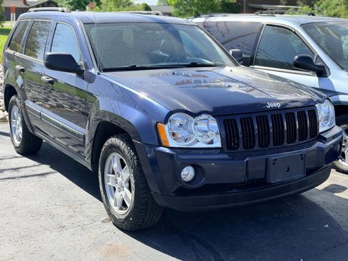 Used 2005 Jeep Grand Cherokee Laredo AWD/4WD image 2