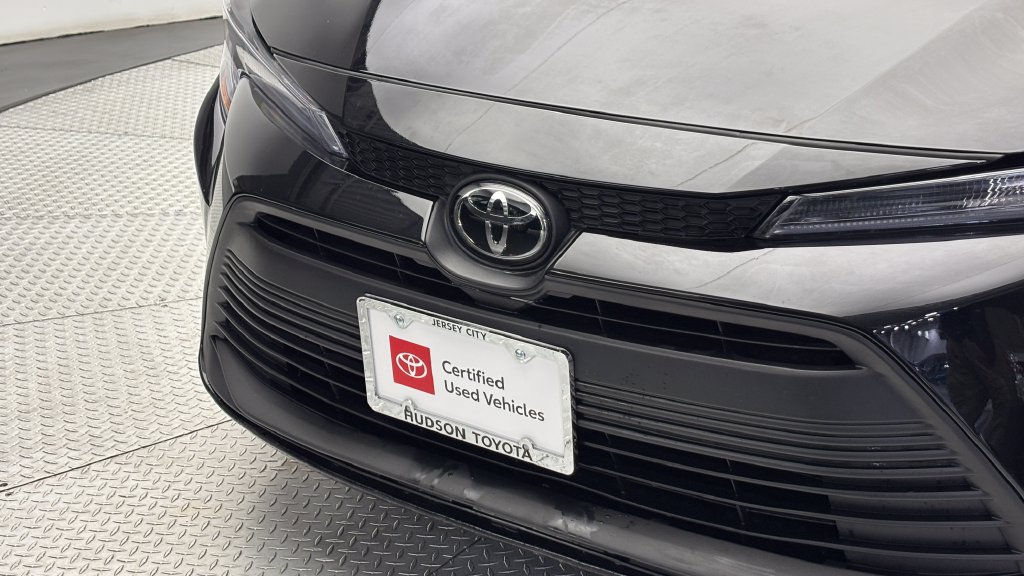 Used 2026 Toyota Corolla LE FWD image 2