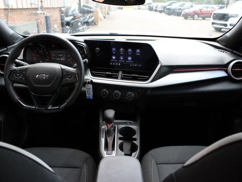 Used 2025 Chevrolet Trax RS w/ Driver Confidence Package FWD image 33