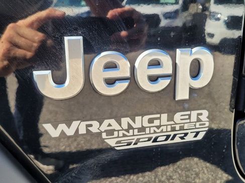 Used 2019 Jeep Wrangler Unlimited Sport S image 13