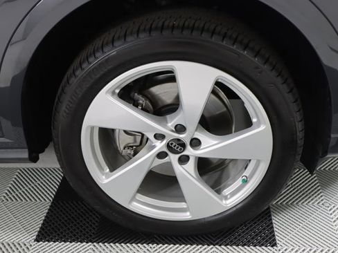 Used 2025 Audi Q5 Premium Plus w/ Premium Plus AWD/4WD image 9