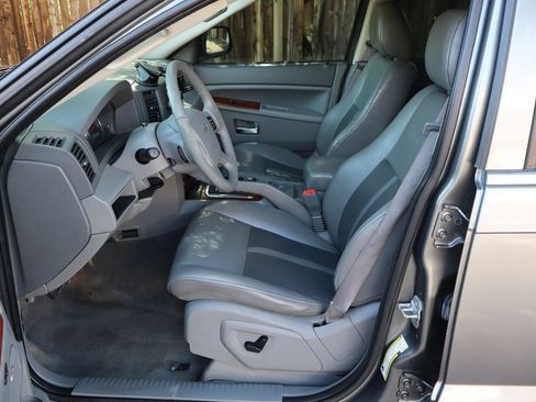 Used 2007 Jeep Grand Cherokee Limited w/ Trailer Tow Group IV AWD/4WD image 19
