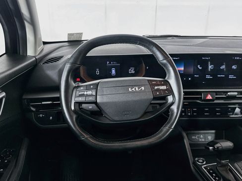 Used 2026 Kia Sportage LX FWD image 17