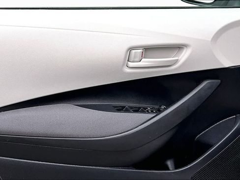 Used 2025 Toyota Corolla LE FWD image 20