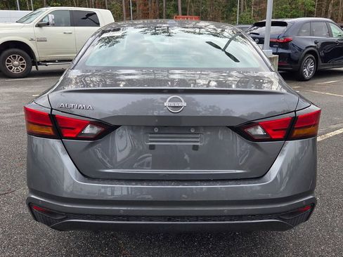 Used 2025 Nissan Altima 2.5 SV image 11