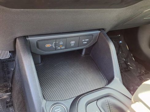 Used 2025 Kia K4 LXS FWD image 21