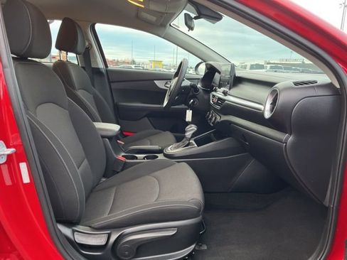 Used 2023 Kia Forte LXS image 9