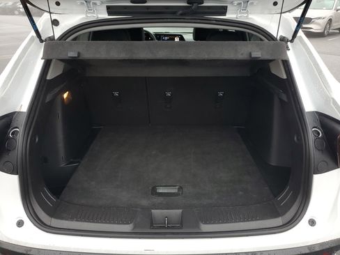 Used 2025 Chevrolet Trax LT image 10