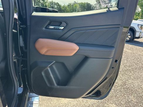 Used 2023 GMC Canyon AT4 w/ AT4 Premium Package AWD/4WD image 17
